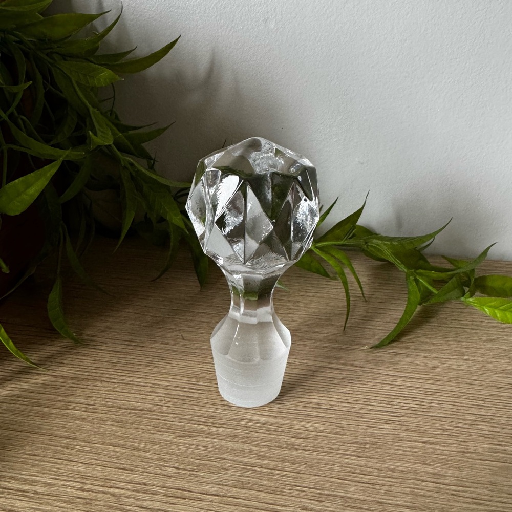 Faceted Glass Bottle Stopper